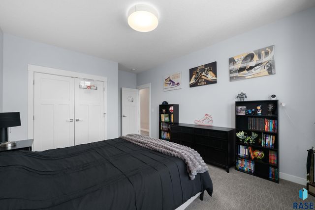 2308 S Durango Dr Drive, Sioux Falls, SD 57110