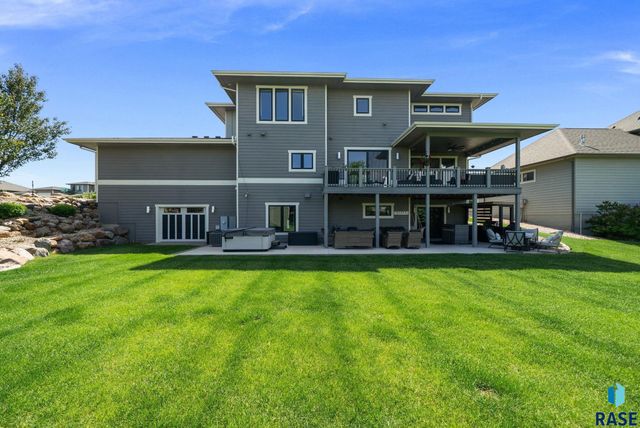 2308 S Durango Dr Drive, Sioux Falls, SD 57110