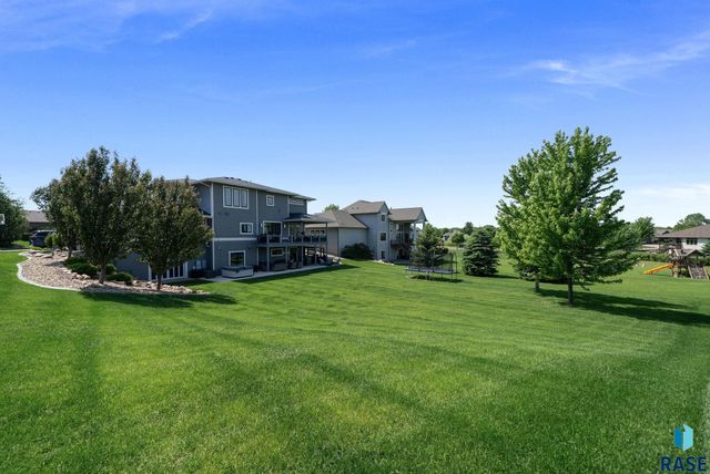 2308 S Durango Dr Drive, Sioux Falls, SD 57110