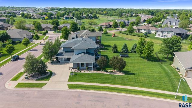 2308 S Durango Dr Drive, Sioux Falls, SD 57110