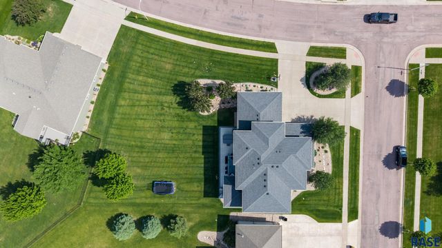 2308 S Durango Dr Drive, Sioux Falls, SD 57110