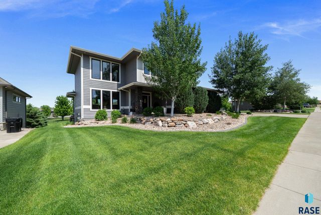 2308 S Durango Dr Drive, Sioux Falls, SD 57110