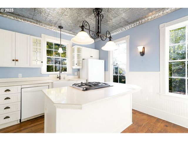 10478 CROSBY Rd Ne, Woodburn, OR 97071