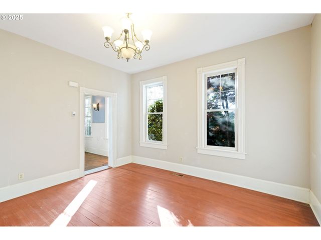 10478 CROSBY Rd Ne, Woodburn, OR 97071