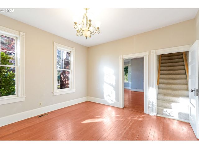 10478 CROSBY Rd Ne, Woodburn, OR 97071