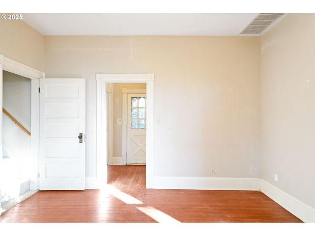 10478 CROSBY Rd Ne, Woodburn, OR 97071