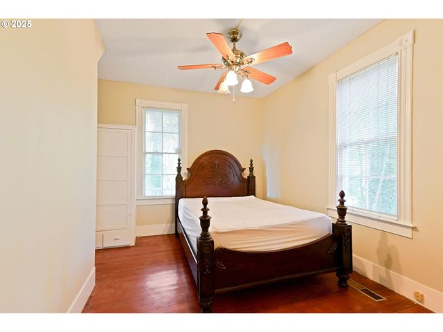 10478 CROSBY Rd Ne, Woodburn, OR 97071