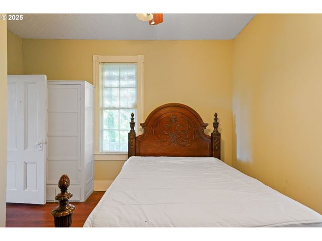 10478 CROSBY Rd Ne, Woodburn, OR 97071