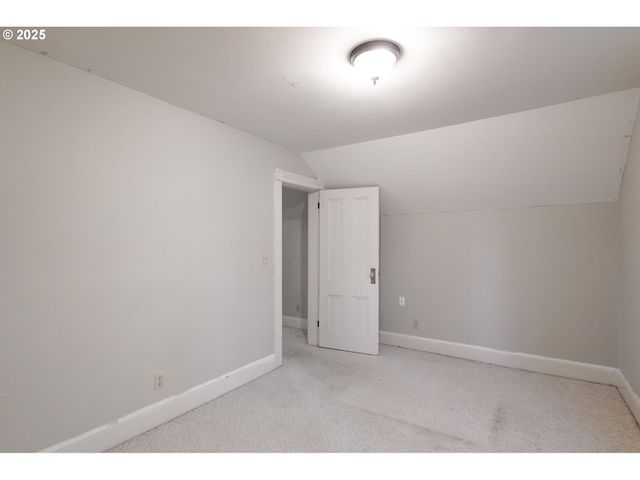 10478 CROSBY Rd Ne, Woodburn, OR 97071