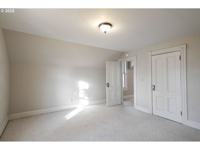 10478 CROSBY Rd Ne, Woodburn, OR 97071