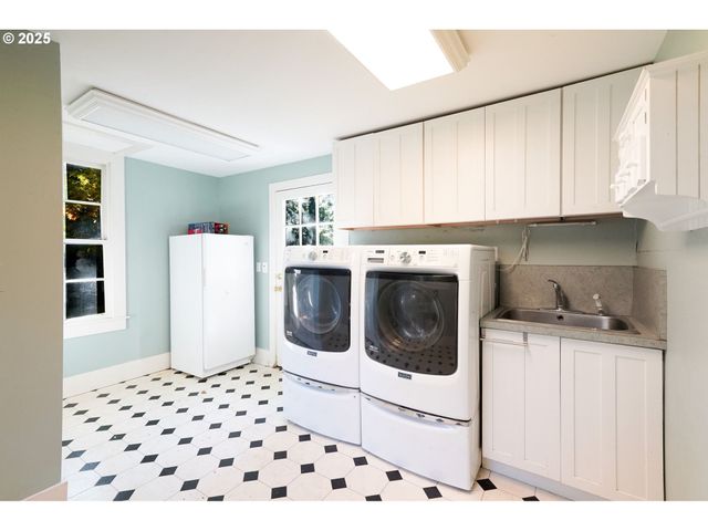 10478 CROSBY Rd Ne, Woodburn, OR 97071