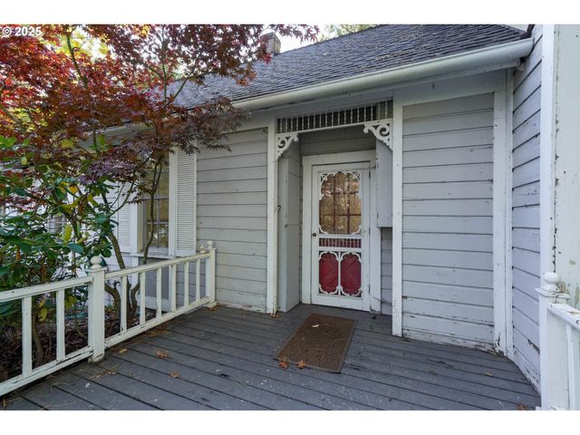 10478 CROSBY Rd Ne, Woodburn, OR 97071