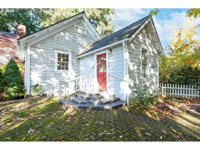 10478 CROSBY Rd Ne, Woodburn, OR 97071