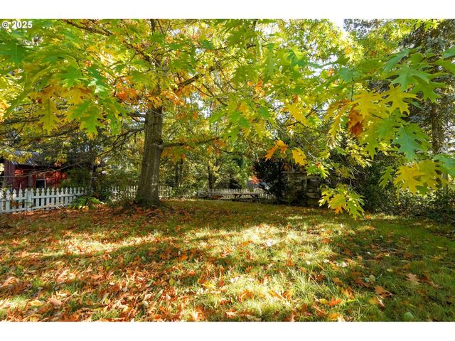 10478 CROSBY Rd Ne, Woodburn, OR 97071