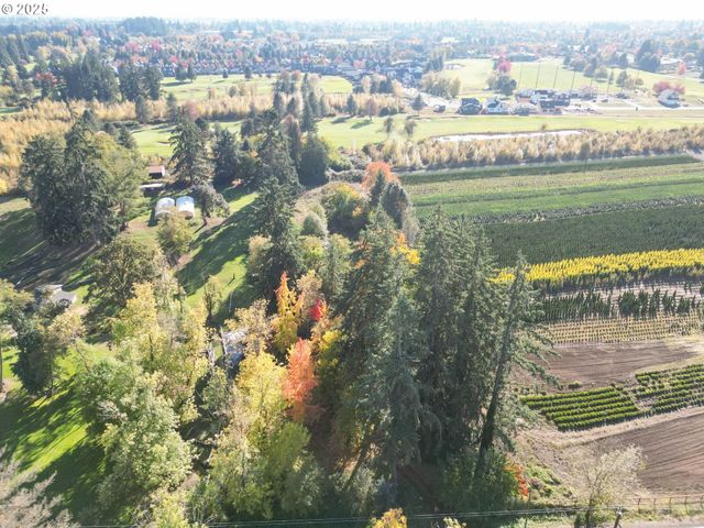 10478 CROSBY Rd Ne, Woodburn, OR 97071