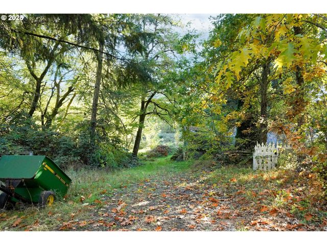 10478 CROSBY Rd Ne, Woodburn, OR 97071