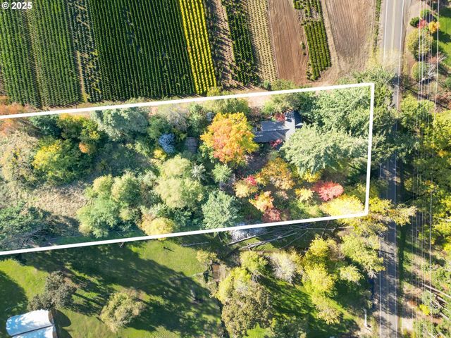 10478 CROSBY Rd Ne, Woodburn, OR 97071