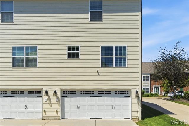 2416 N Larksong Drive, Wildwood, MO 63040