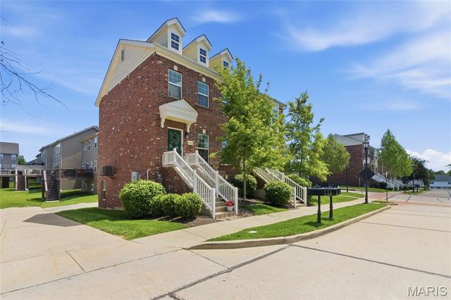 2416 N Larksong Drive, Wildwood, MO 63040
