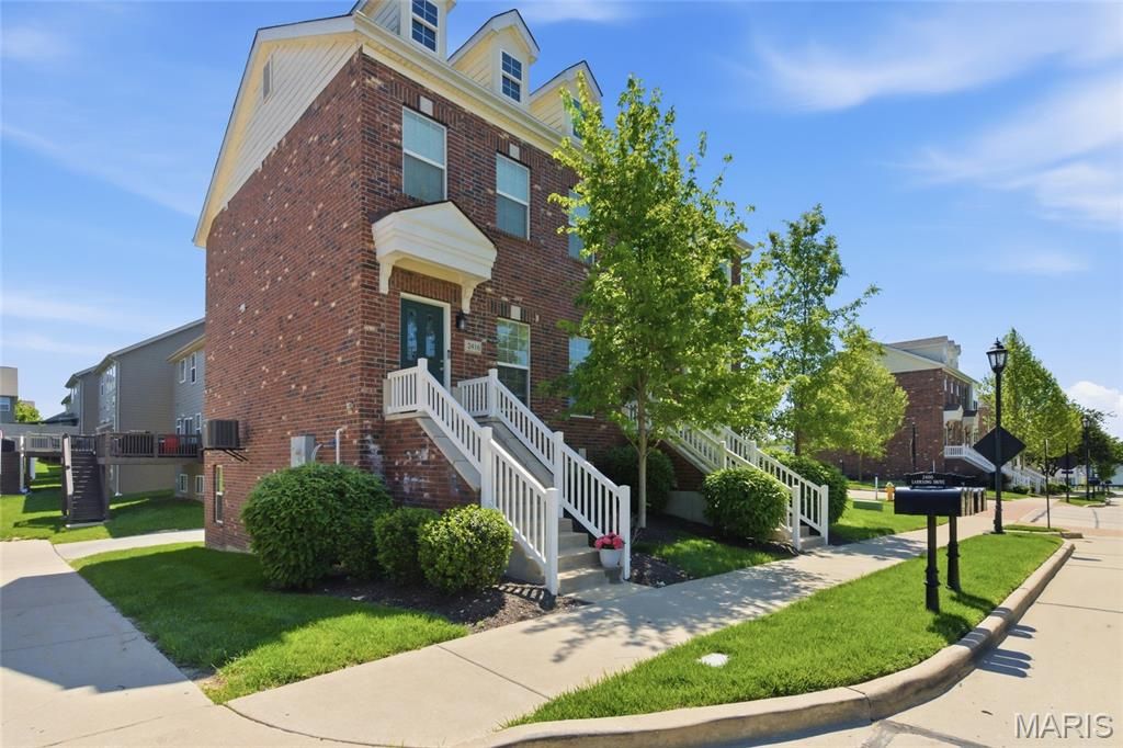 2416 N Larksong Drive, Wildwood, MO 63040