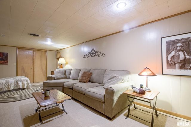 7320 W AKRON Road, Princeville, IL 61559