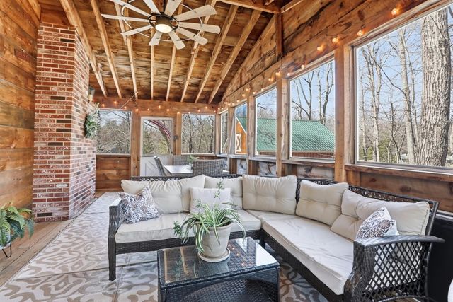 11 Elwood Road, Derry, NH 03038