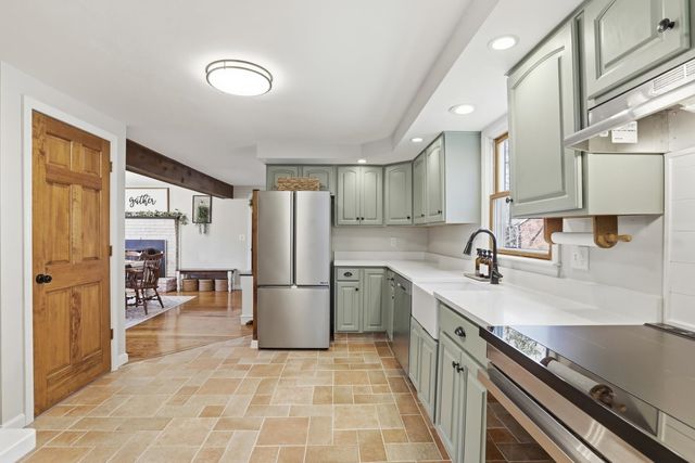 11 Elwood Road, Derry, NH 03038
