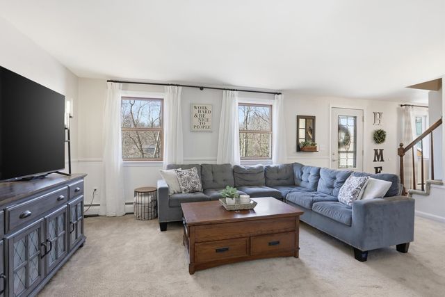 11 Elwood Road, Derry, NH 03038