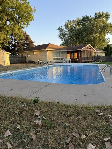 221 Hilltop Court, Milan, IL 61264