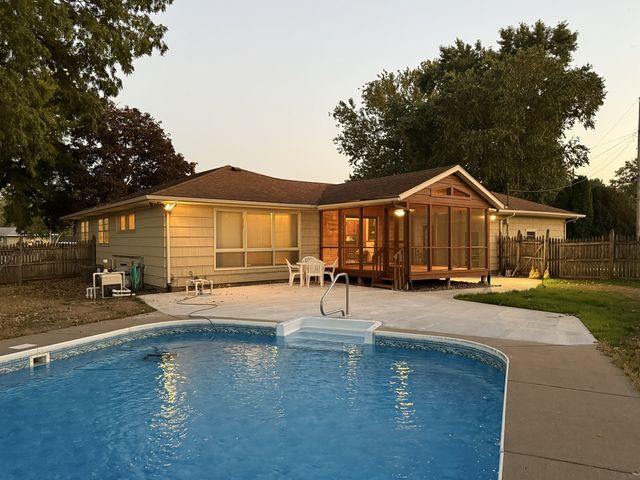 221 Hilltop Court, Milan, IL 61264