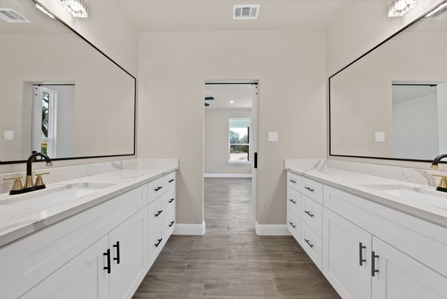 5021 Enchanted Court, Granbury, TX 76048