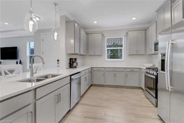 15561 Vittorio ST, Naples, FL 34114