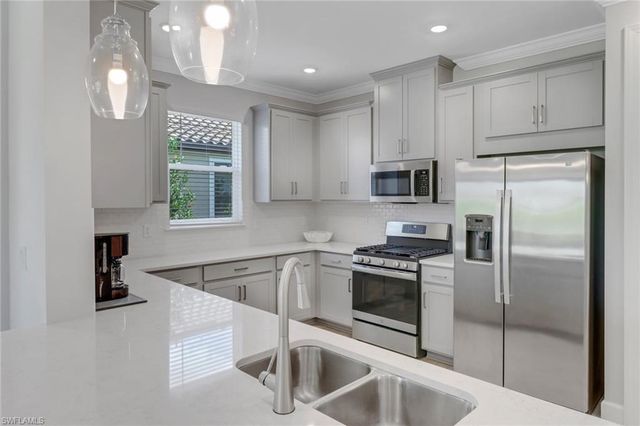 15561 Vittorio ST, Naples, FL 34114