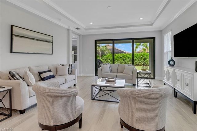 15561 Vittorio ST, Naples, FL 34114