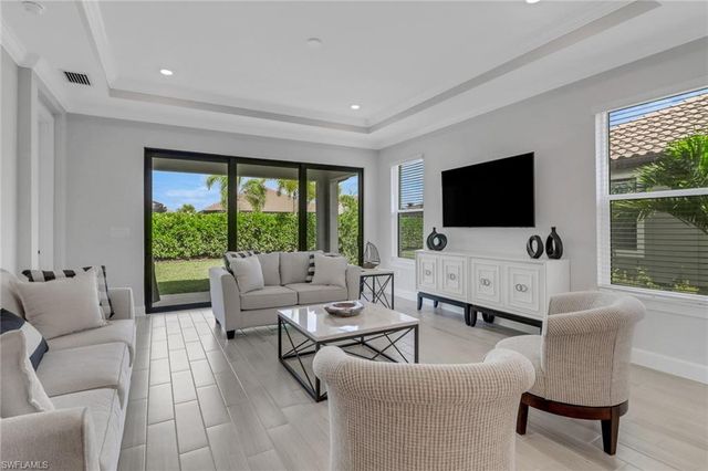 15561 Vittorio ST, Naples, FL 34114