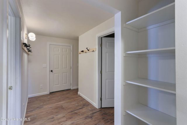6101 Bottle Bay Road, Sagle, ID 83860