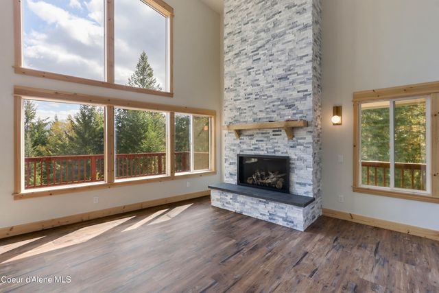 6101 Bottle Bay Road, Sagle, ID 83860