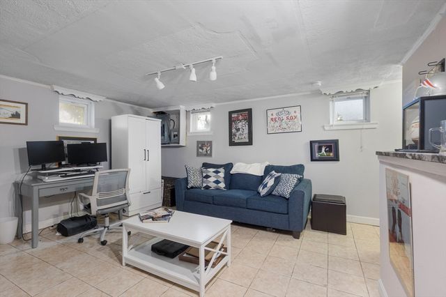 20 Brae Rd, Quincy, MA 02169