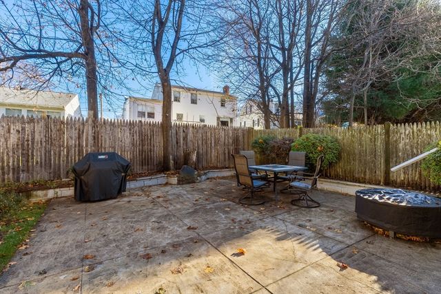20 Brae Rd, Quincy, MA 02169
