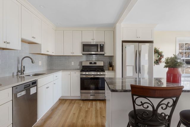 20 Brae Rd, Quincy, MA 02169