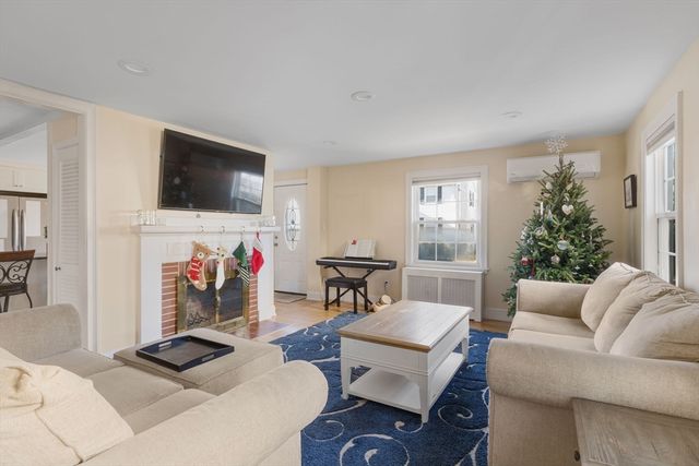 20 Brae Rd, Quincy, MA 02169