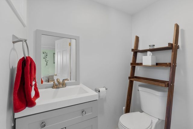 20 Brae Rd, Quincy, MA 02169