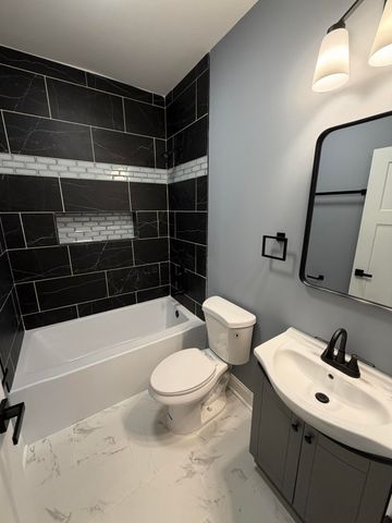 132 W 43rd Avenue, Gary, IN 46408