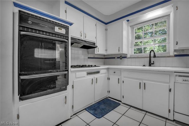 17429 Scottsdale Boulevard, Shaker Heights, OH 44120