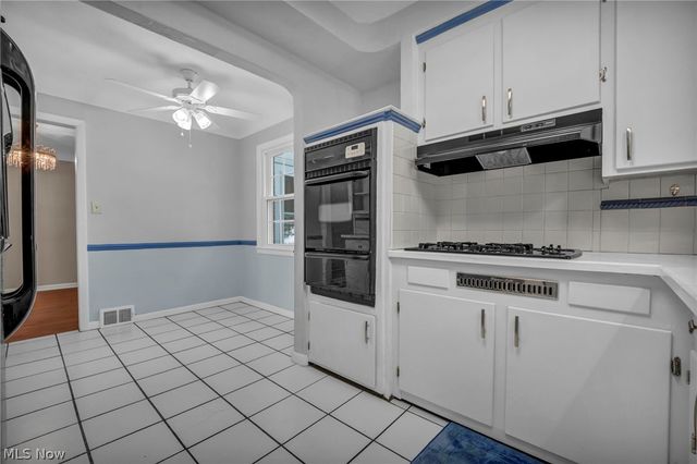 17429 Scottsdale Boulevard, Shaker Heights, OH 44120