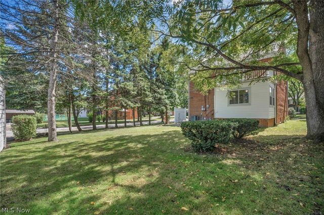17429 Scottsdale Boulevard, Shaker Heights, OH 44120