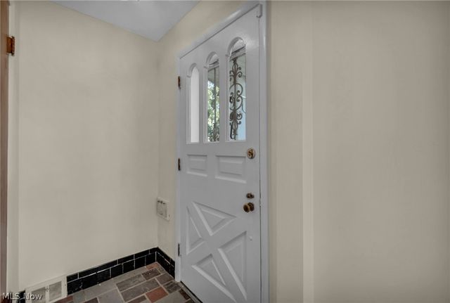 17429 Scottsdale Boulevard, Shaker Heights, OH 44120