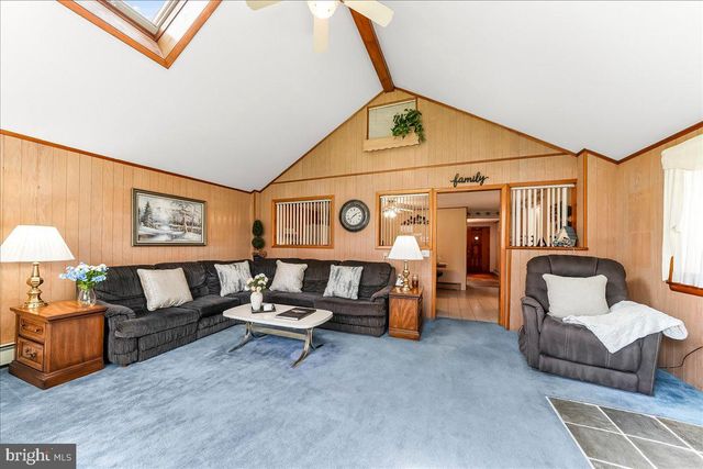 2 MARIAN RD, Phoenixville, PA 19460