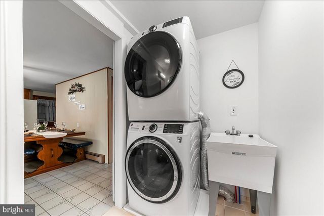 2 MARIAN RD, Phoenixville, PA 19460