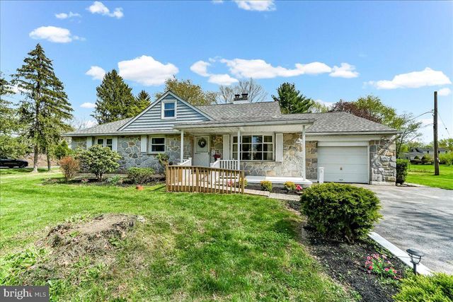 2 MARIAN RD, Phoenixville, PA 19460